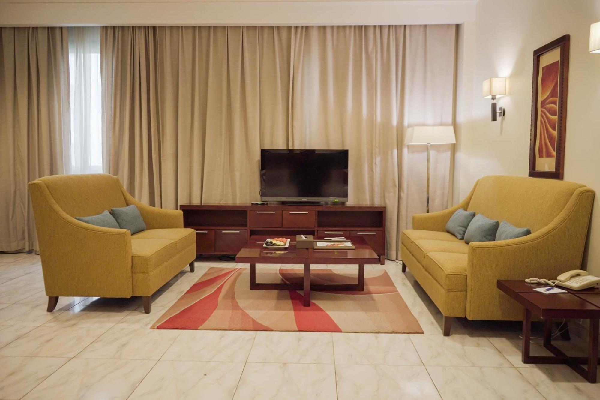 City Seasons Hotel & Suites Μουσκάτ Δωμάτιο φωτογραφία